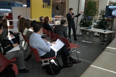 HRMS World - Employee Courses and Qualifications