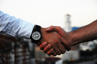 employee onboarding software - handshake